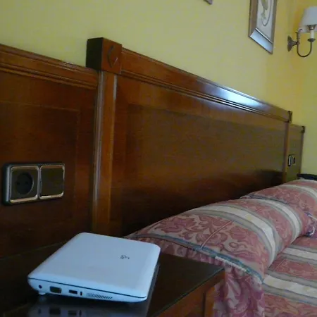 Idh Angel Hotel Oviédo