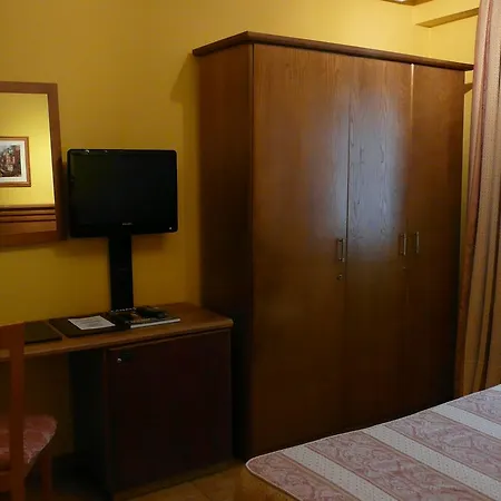 Idh Angel Hotel Oviedo